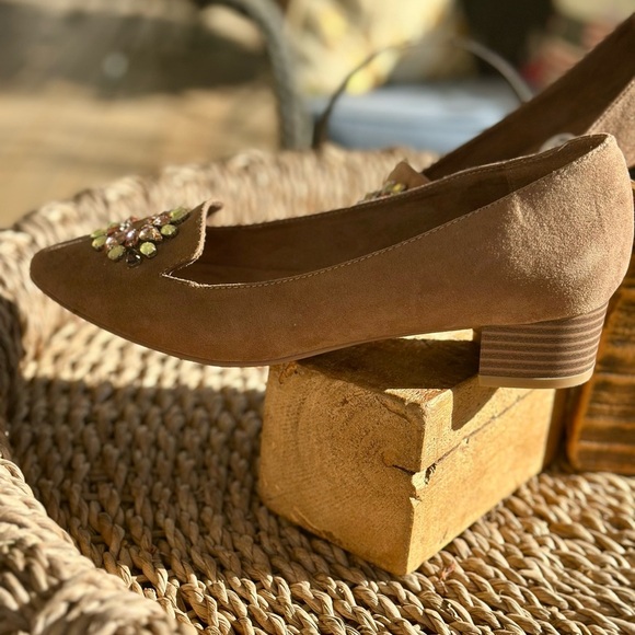 Ann Marino Tan Embellished Flats - Picture 3 of 6